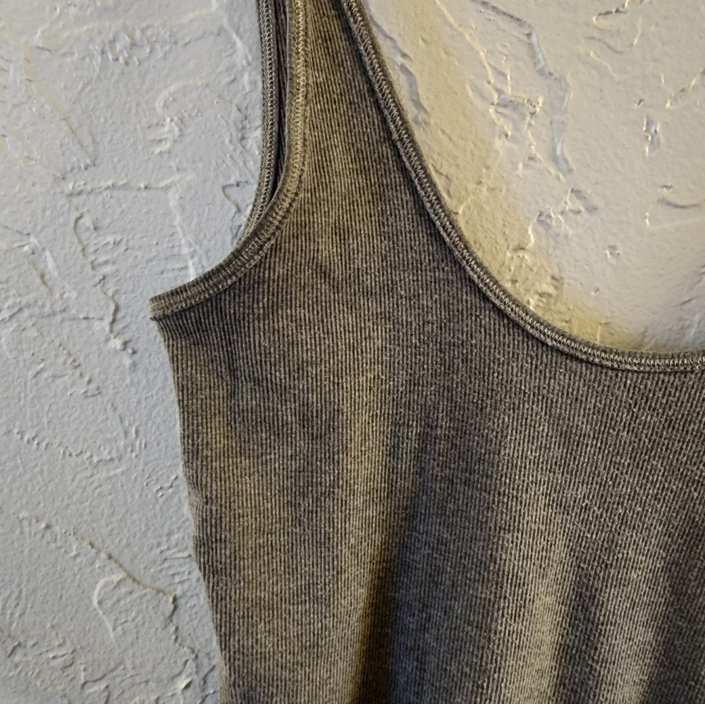 Lululemon Ribbed Tank Top - Picture 2 of 4